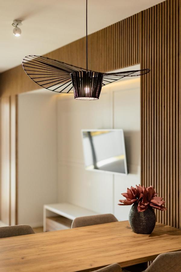 Nest Inn Stiletto Apartment Kluż-Napoka Zewnętrze zdjęcie