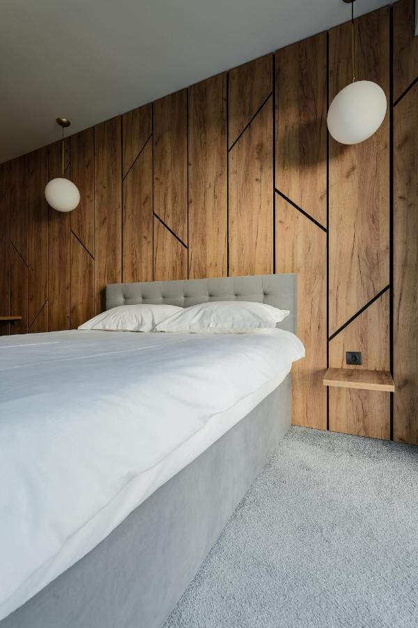 Nest Inn Stiletto Apartment Kluż-Napoka Zewnętrze zdjęcie