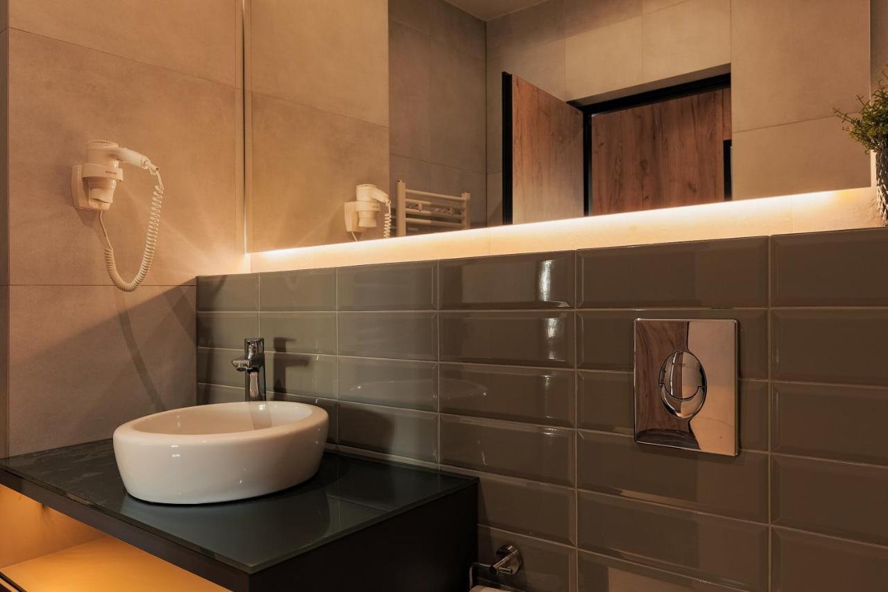 Nest Inn Stiletto Apartment Kluż-Napoka Zewnętrze zdjęcie